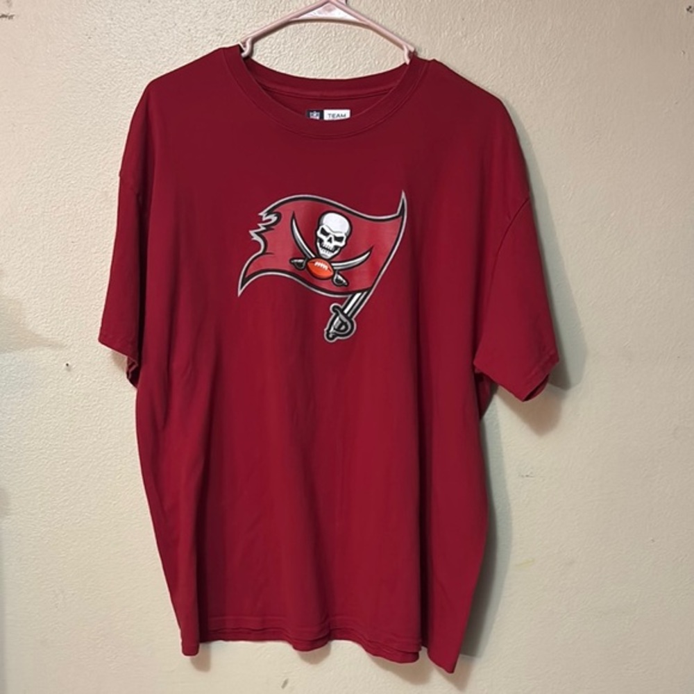 NFL Team Apparel Tampa Bay Buccaneers Red T-Shirt, Men’s XL Bucs Shirt EUC